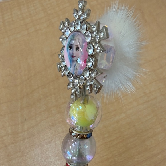 Pen - Picture 4 of 4